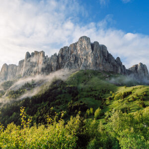 Natural,Park,Bolshoy,Tkhach,Mount,With,Fog,,Sky,And,Sunlight.